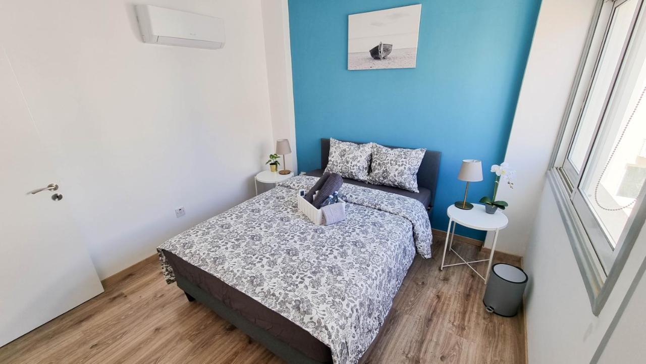 Modern Retreat: 2Br Stylish Apt With Comfy Rooms! Smart Tv With 200Mbps Internet Lárnaka Kültér fotó
