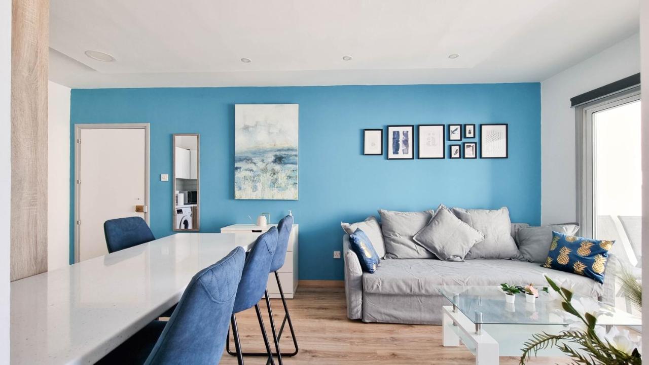 Modern Retreat: 2Br Stylish Apt With Comfy Rooms! Smart Tv With 200Mbps Internet Lárnaka Kültér fotó